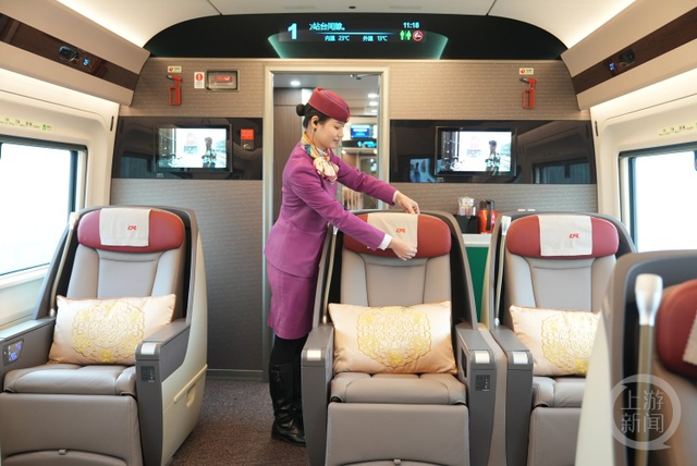 更能装，更多充电口！重庆复兴号“升舱”啦