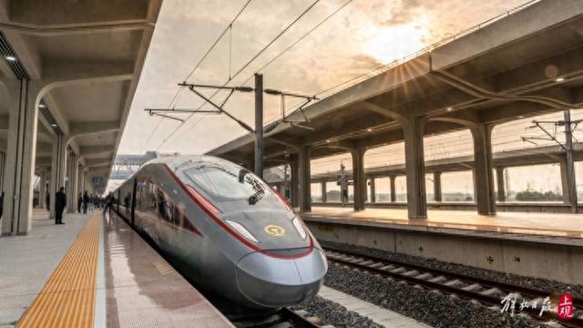 沪苏湖高铁正式开通，带旺上海第三大枢纽，打开上海辐射长三角的新格局