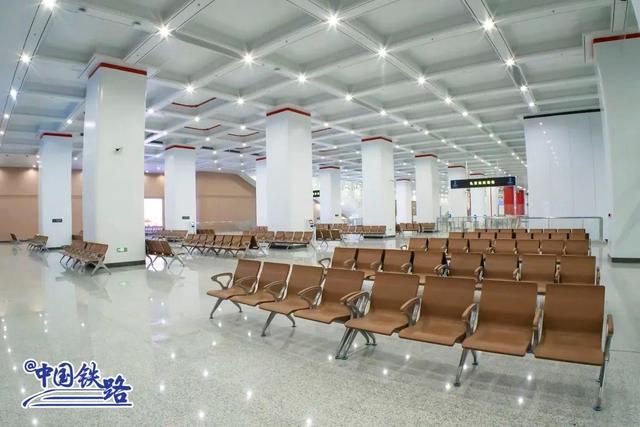 高铁新线即将开通！司机视角抢先看→