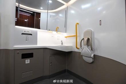 骄傲转发！中国的全球最快高铁列车亮相