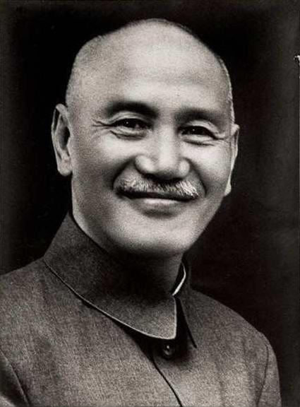 50年邓小平提出修建成渝铁路，中央决定搁置，邓：三个原因必须修