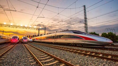 中国铁路，见证并创造历史