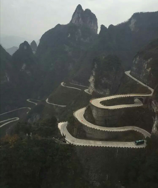 1981年铁路坠桥事故：275人遇难，今天的进步是当年血的教训