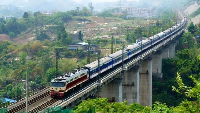 1981年铁路坠桥事故：275人遇难，今天的进步是当年血的教训