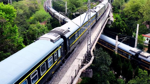 1981年铁路坠桥事故：275人遇难，今天的进步是当年血的教训