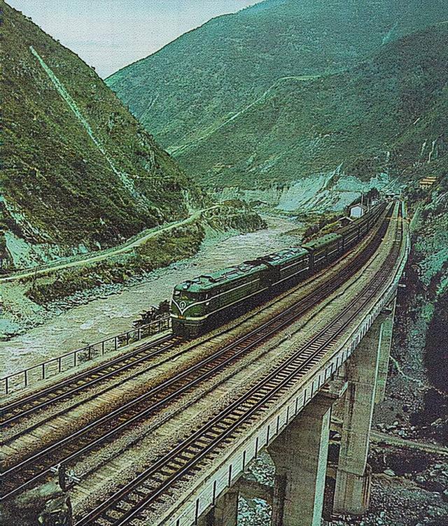 1981年铁路坠桥事故：275人遇难，今天的进步是当年血的教训