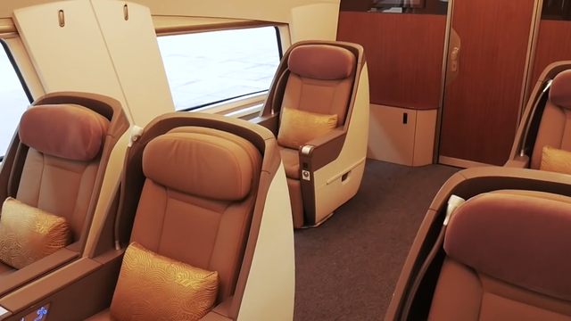 高铁座位有什么区别？比二等座贵了3倍的商务座，到底贵在哪里？