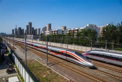 从“追赶”到“领跑”，中国高铁惊艳世界