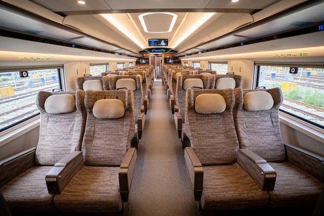 3组“升舱版”复兴号智能动车组到位 成都动车“家族”成员达到176个