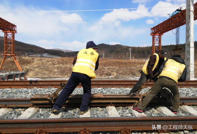 高铁线路为什么不修成直线？弯曲抵消钢轨热胀冷缩？别被忽悠了