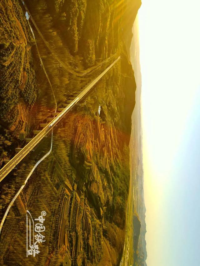 特辑｜跨越山河，中国4万公里高铁如何纵横延展？