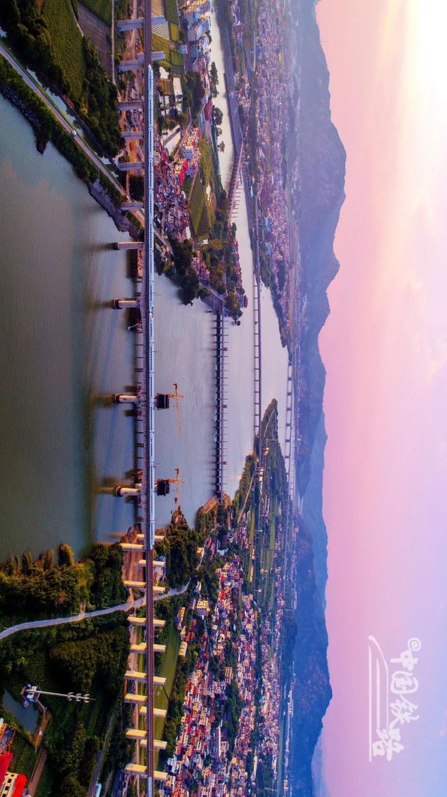 特辑｜跨越山河，中国4万公里高铁如何纵横延展？