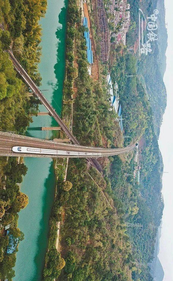 特辑｜跨越山河，中国4万公里高铁如何纵横延展？