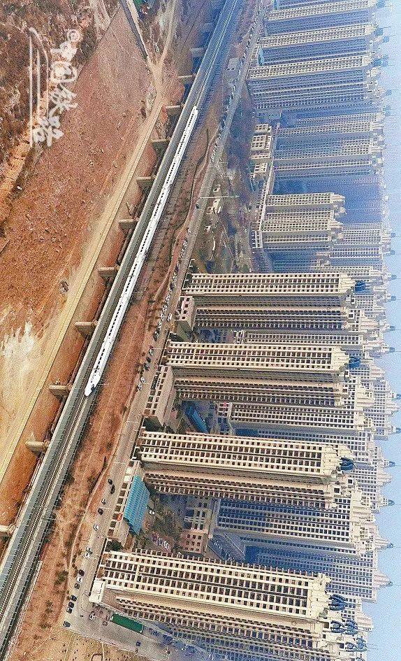 特辑｜跨越山河，中国4万公里高铁如何纵横延展？