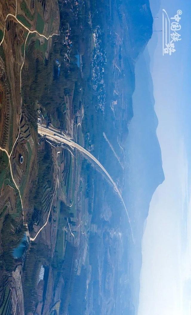 特辑｜跨越山河，中国4万公里高铁如何纵横延展？