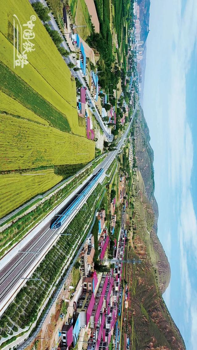 特辑｜跨越山河，中国4万公里高铁如何纵横延展？