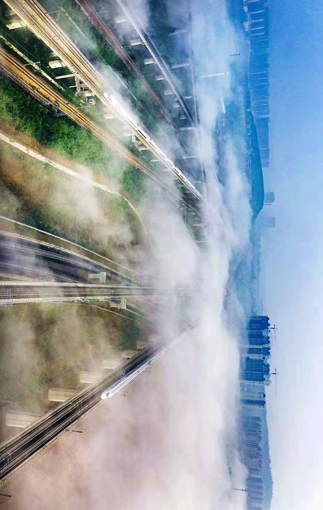 特辑｜跨越山河，中国4万公里高铁如何纵横延展？