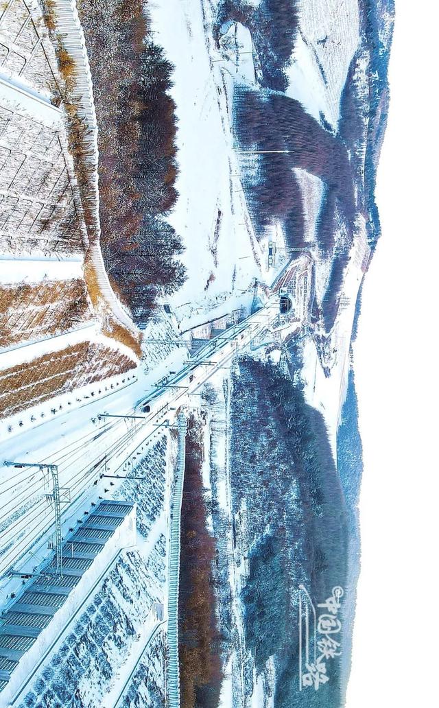 特辑｜跨越山河，中国4万公里高铁如何纵横延展？