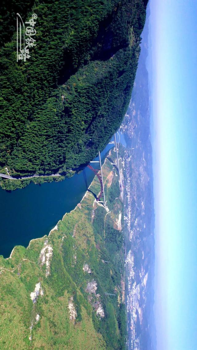 特辑｜跨越山河，中国4万公里高铁如何纵横延展？