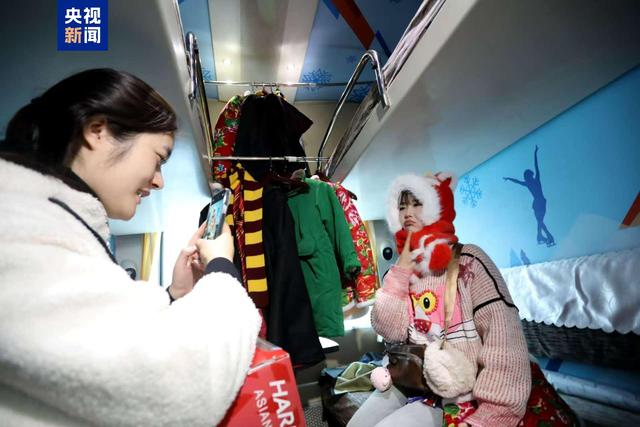 火车变身摄影棚 全国首趟冰雪旅拍主题列车等你来打卡