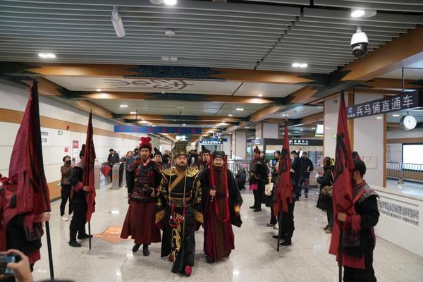 秦俑，看复活的军团西安地铁开行秦文化旅游专列