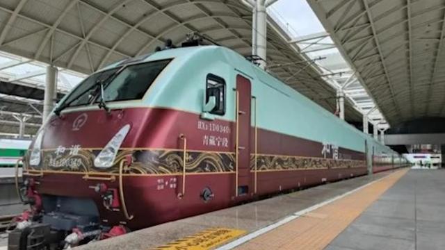 国内首列世界级顶奢列车！18万一张票还售罄，“火车游”真能火吗