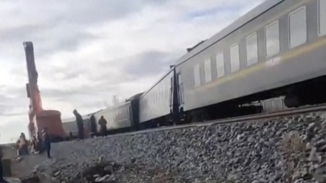 列车黑河脱轨20人被问责细节公布！当地曾有工程车侵入铁路