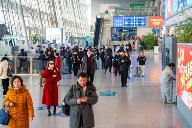 明日起铁路南京站迎来新运行图，安排办客列车数创新高