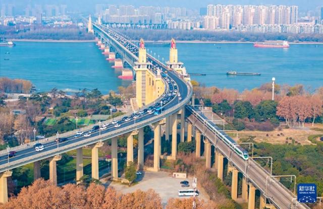 全国铁路1月5日起实行新的列车运行图