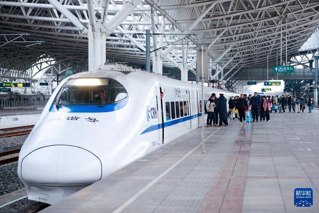 全国铁路1月5日起实行新的列车运行图