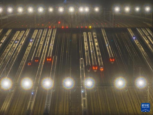 全国铁路1月5日起实行新的列车运行图