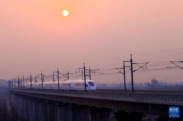 全国铁路1月5日起实行新的列车运行图