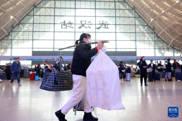 全国铁路1月5日起实行新的列车运行图