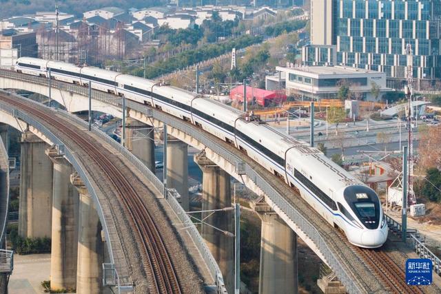 全国铁路1月5日起实行新的列车运行图