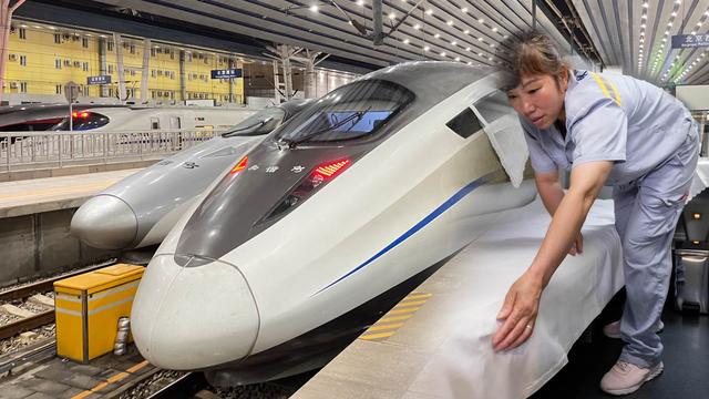 全球仅19列！中国1700公里一站直达的动卧列车，到底有多牛？