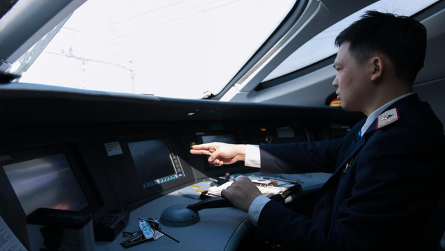 全球仅19列！中国1700公里一站直达的动卧列车，到底有多牛？