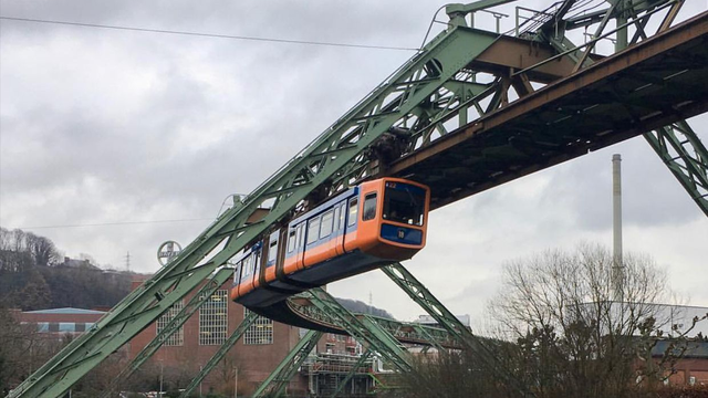 中国的“空中列车”有多牛？时速120公里在天上飞，到底安全吗？