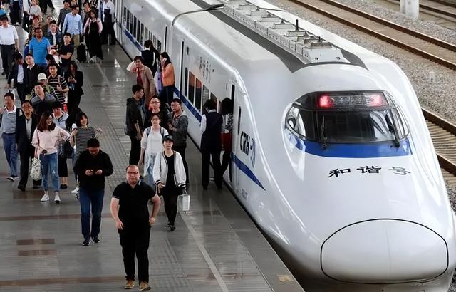 高铁“变味”了？现在的高铁，为啥越来越多的人不愿意坐了呢？