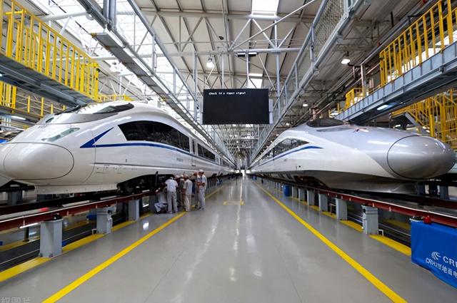 高铁“变味”了？现在的高铁，为啥越来越多的人不愿意坐了呢？