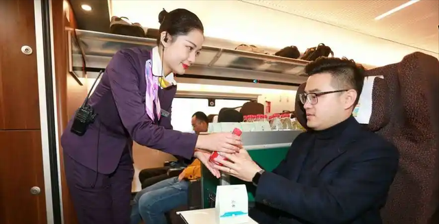 辉煌的中国高铁，为何面临“失宠”危机？背后原因有以下几点
