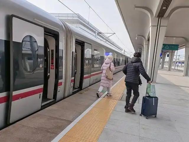 辉煌的中国高铁，为何面临“失宠”危机？背后原因有以下几点