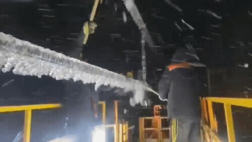 高铁供电线如何除冰？这里给你揭秘