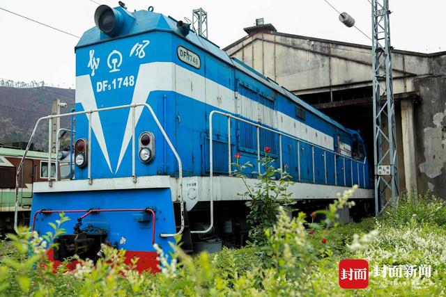 成昆50年④丨30年驾龄“老司机”带你了解成昆线上的火车头