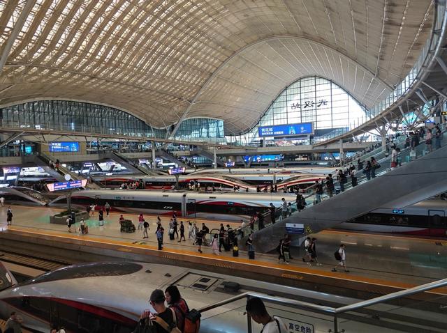 遥遥领先的中国高铁，为何在全球合作却极少？背后原因实属无奈