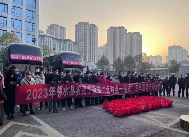 火车被私家车分流，轰轰烈烈的春运，以后会随着农村断层消失吗？