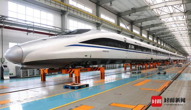 从绿皮火车到复兴号 一组图片看懂中国火车进化史｜祖国颂·看我72变