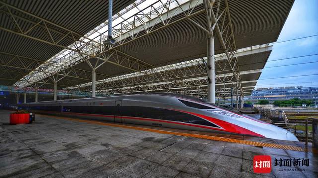从绿皮火车到复兴号 一组图片看懂中国火车进化史｜祖国颂·看我72变