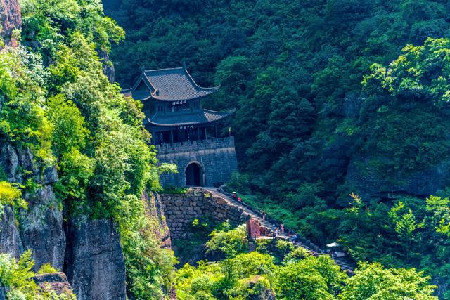 此生一定要坐一次的7趟火车，还有旅行中不可错过的风景