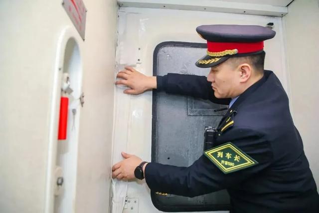 这座火车站，不穿棉裤不“放行”？网友：太暖了！