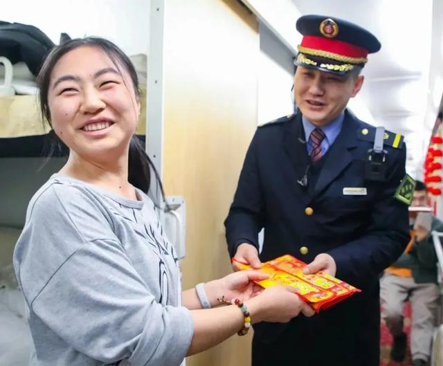 这座火车站，不穿棉裤不“放行”？网友：太暖了！